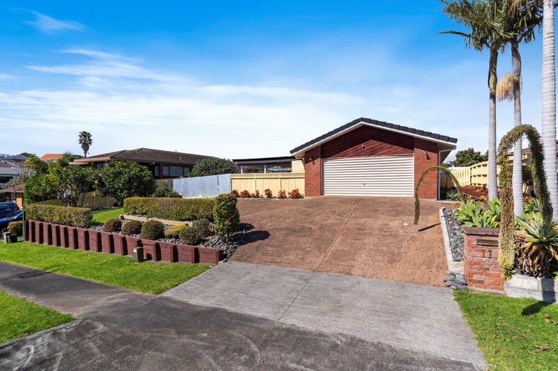 11 Merino Avenue, Somerville, Manukau - Carousel 1