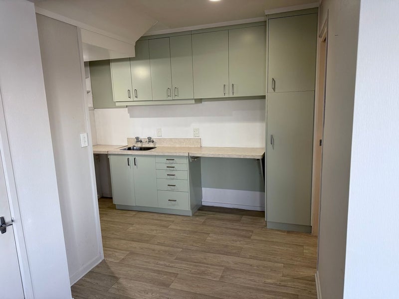 16B Hubert Henderson Place, Remuera, Auckland - Carousel 2