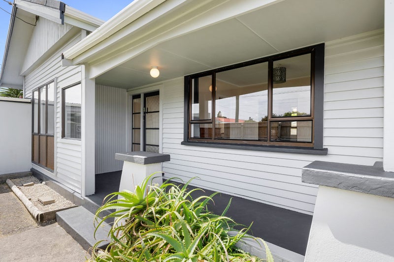 11 French Street, Moturoa, New Plymouth - Carousel 2