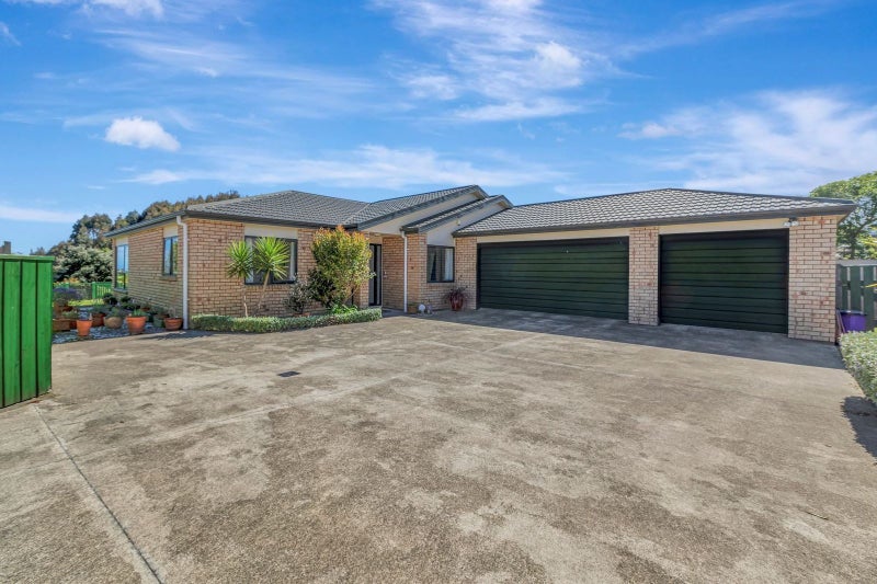 13 Greenstone Place, Aotea, Porirua - Carousel 1