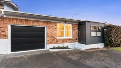 1/31 Taharoto Road, Takapuna, Auckland - Carousel 1