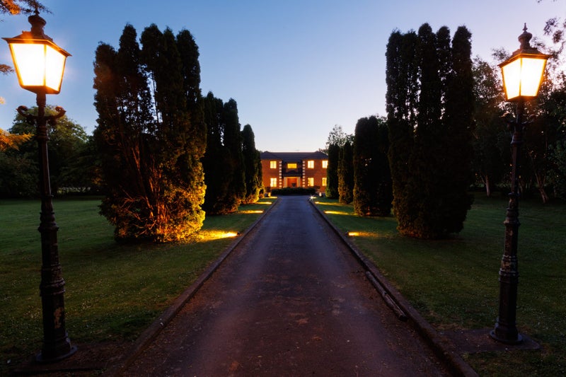 863 Milson Line, Newbury - Carousel 48