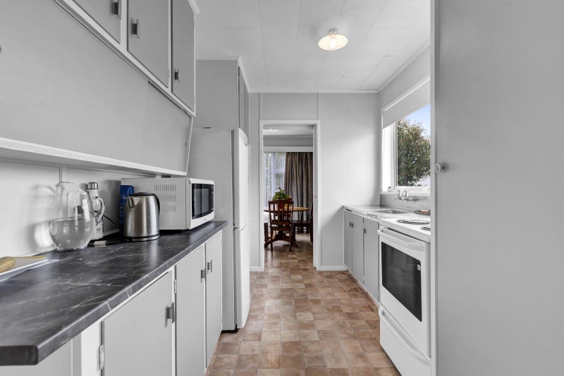 8 Karaka Street, Merrilands, New Plymouth - Carousel 2