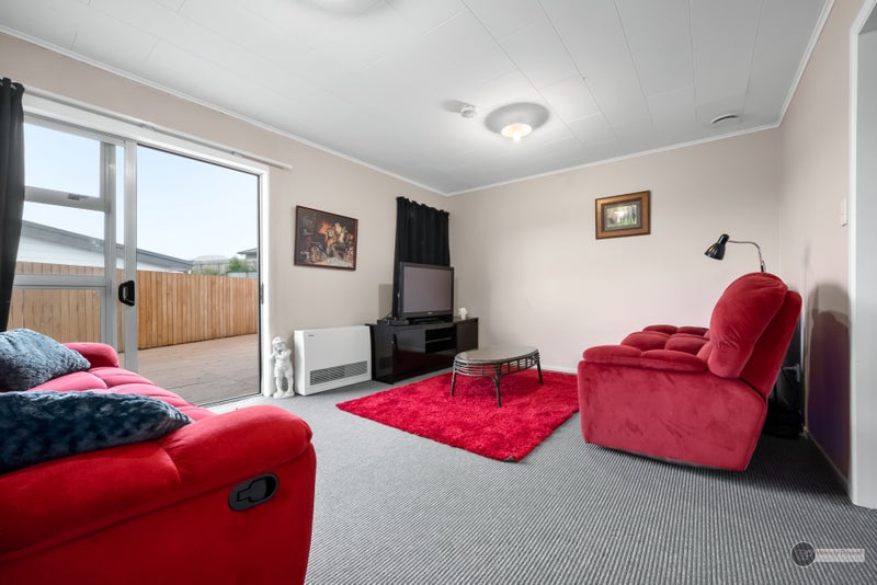 30 Blueberry Grove, Timberlea, Upper Hutt - Carousel 2