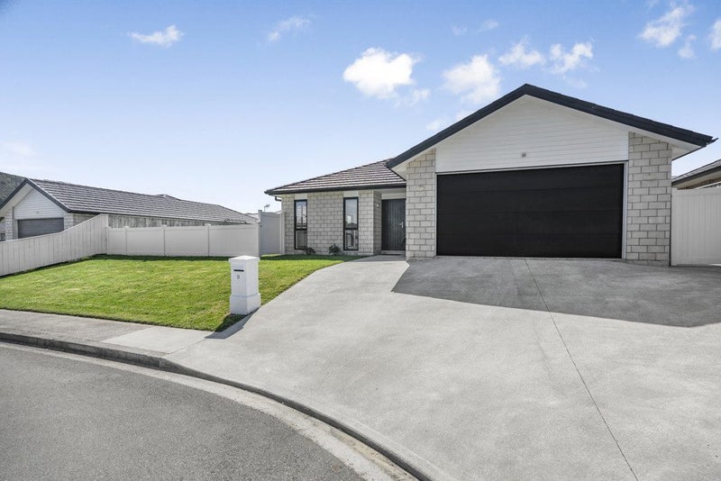 9 Craigie Way, Wainuiomata, Lower Hutt - Carousel 1