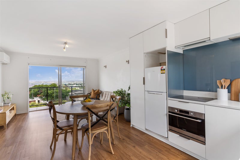 4/9 Strong Street, St Johns, Auckland - Carousel 1