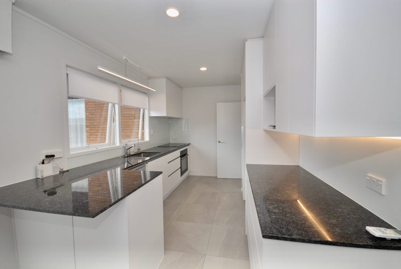 3/4 Rangitoto Terrace, Milford, Auckland - Carousel 2