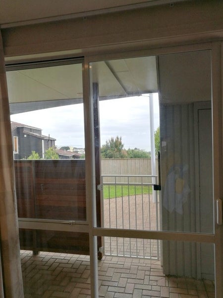 18A Castor Bay Road, Castor Bay, Auckland - Carousel 2