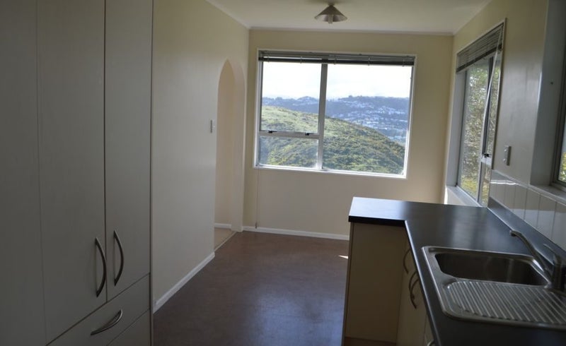 146 Gloaming Hill, Titahi Bay, Porirua - Carousel 2