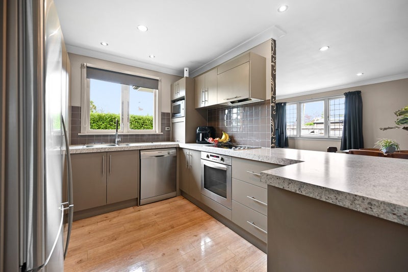 10 Darley Street, Maeroa, Hamilton - Carousel 2