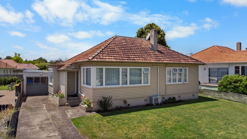 67 Jellicoe Drive, Hamilton East, Hamilton - Carousel 1