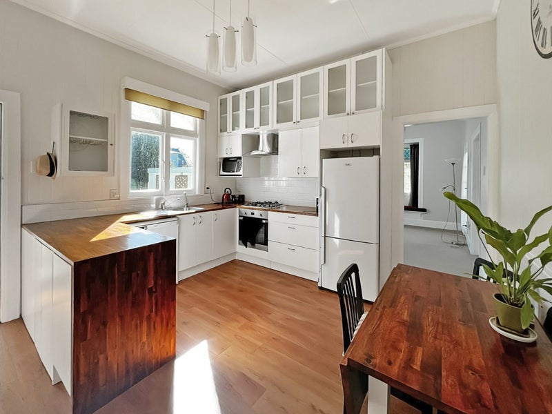 21 Beresford Street, Takaro, Palmerston North - Carousel 2