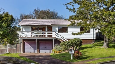 10 Eagleson Street, Northcross, Auckland - Carousel 1