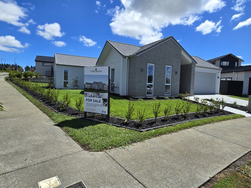 20 Arohaina Avenue, Karaka, Papakura - Carousel 1