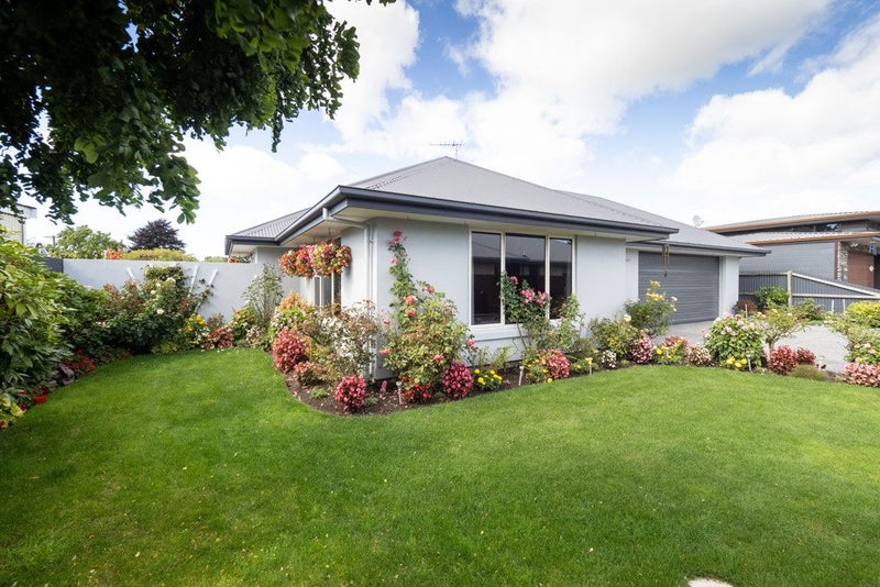 8 Maynard Place, Netherby, Ashburton - Carousel 1