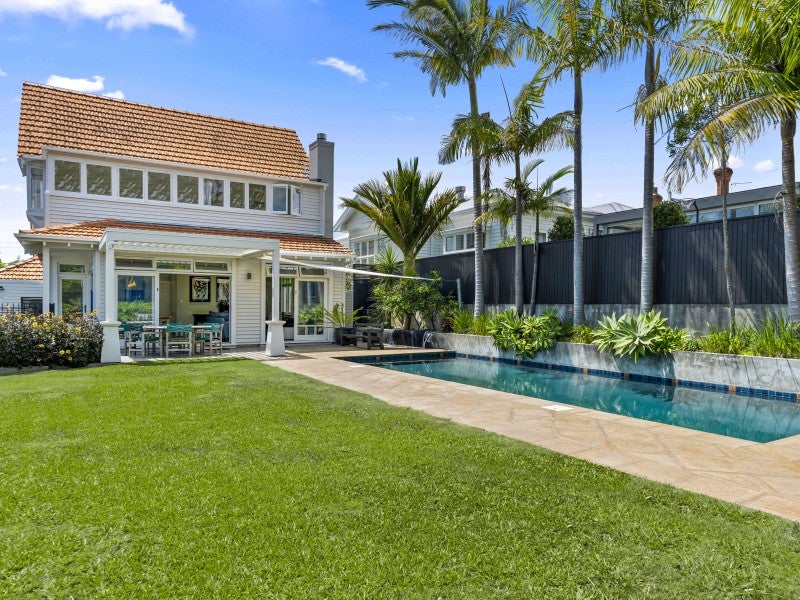 24 Masons Avenue, Herne Bay, Auckland - Carousel 1