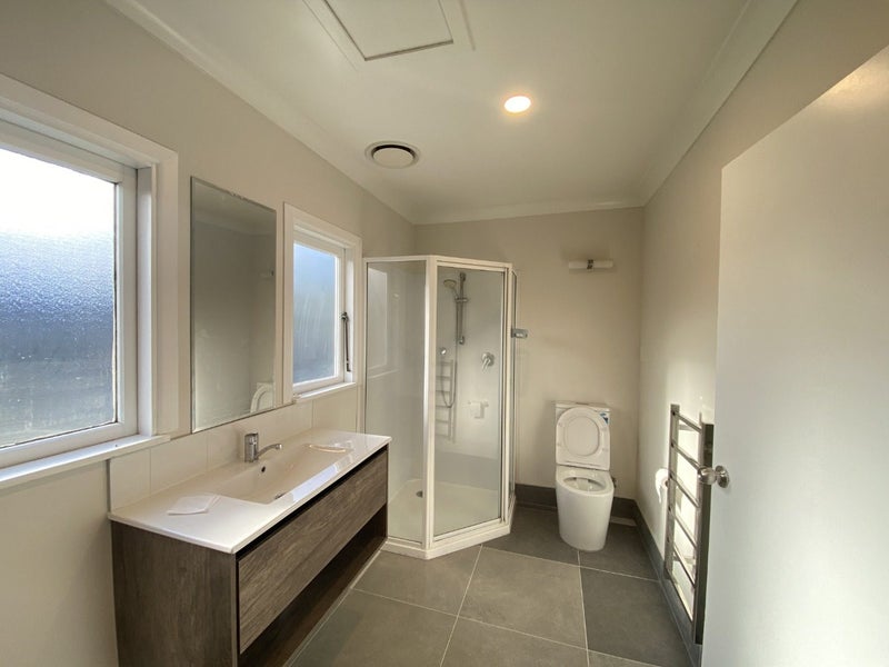 70 Hobsonville Road, West Harbour, Auckland - Carousel 10