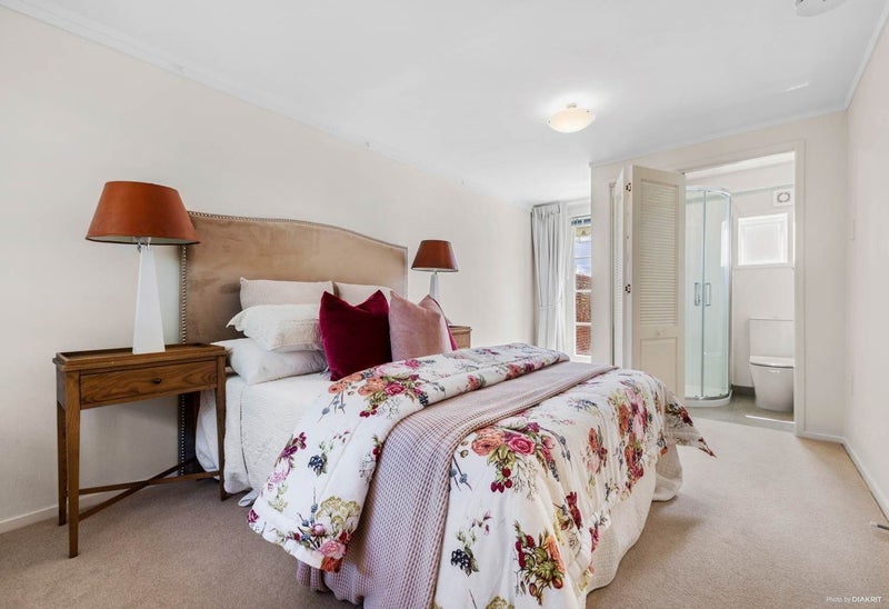 2/15 Whytehead Crescent, St Heliers, Auckland - Carousel 2