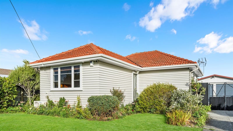 17 Tauiwi Crescent, Hei Hei, Christchurch - Carousel 1