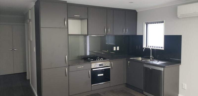 1 Alcove Place, Totara Heights, Auckland - Carousel 2