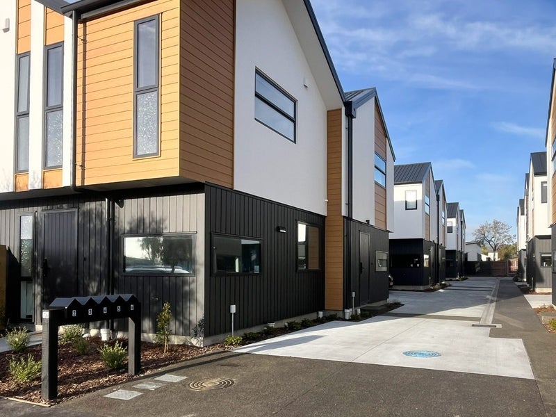 4/16 Short Street, Waltham, Christchurch - Carousel 1