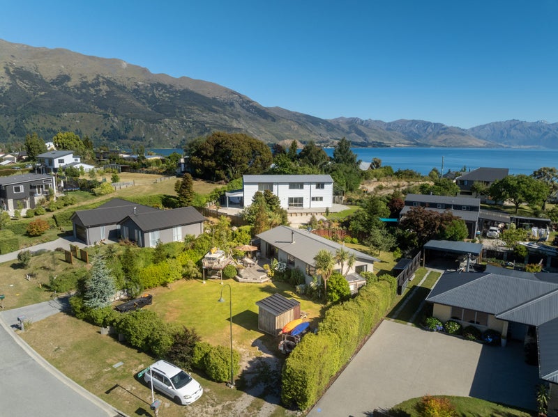 21 Moraine Place, Wanaka - Carousel 2