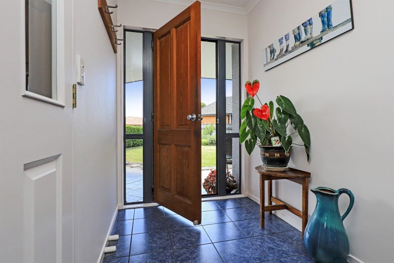 9 Cadogan Lane, Taradale, Napier - Carousel 2