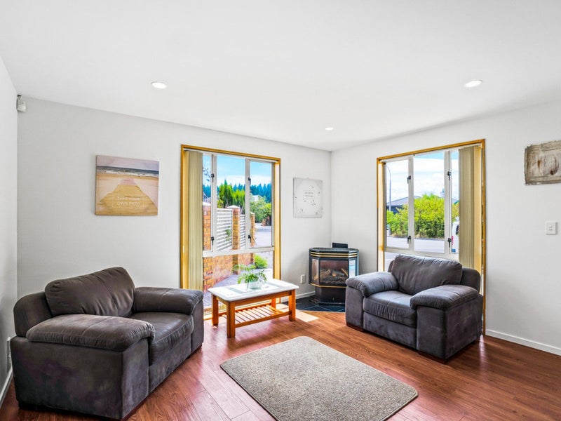 19 Courtfield Close, Parklands, Christchurch - Carousel 2