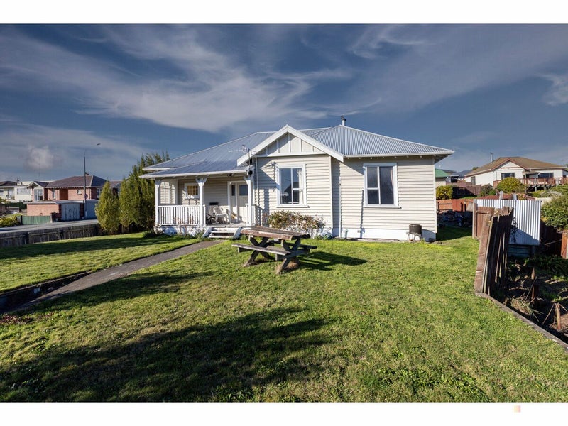 1 Clifton Terrace, West End, Timaru - Carousel 1
