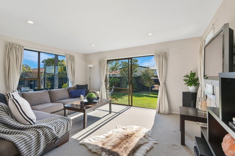 2/71A Glenmore Avenue, Casebrook, Christchurch - Carousel 1