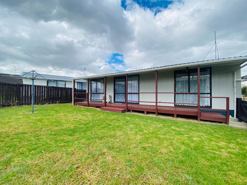 1/11 Nearco Street, Randwick Park, Auckland - Carousel 1