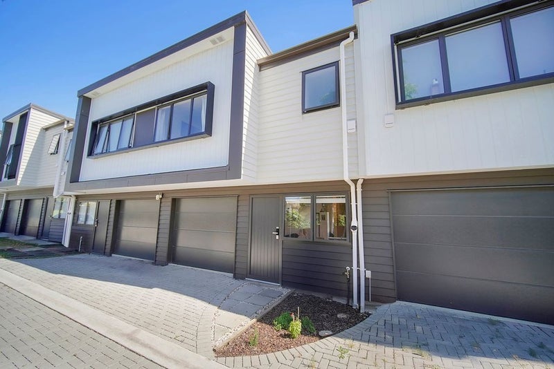 15D Pipitea Place, Massey, Auckland - Carousel 1