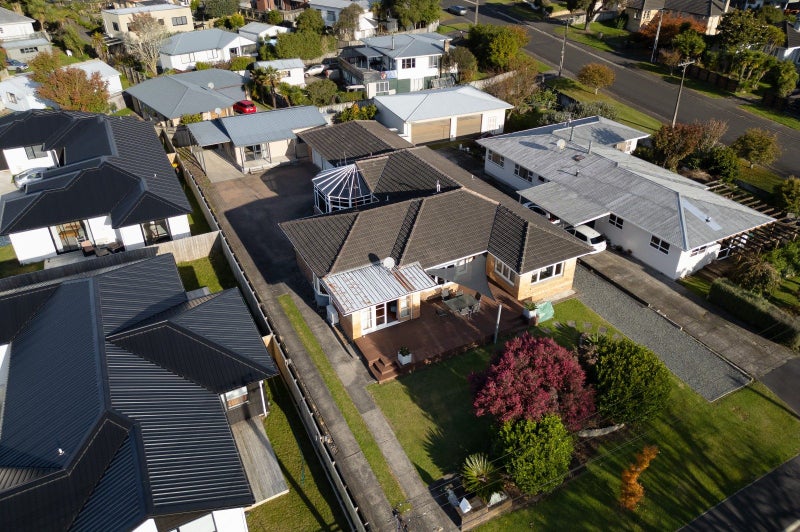 19 Bolmuir Road, Forest Lake, Hamilton - Carousel 2