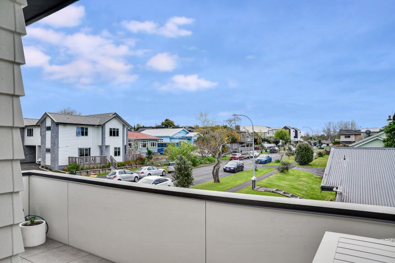 1/13 Manning Street, Hamilton Central, Hamilton - Carousel 2