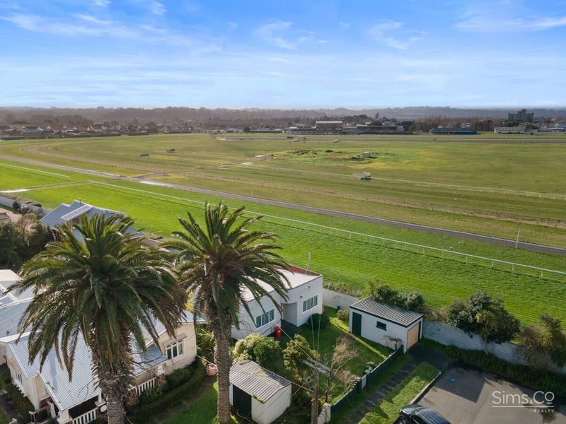 4 Pharazyn Street, Gonville, Whanganui - Carousel 43