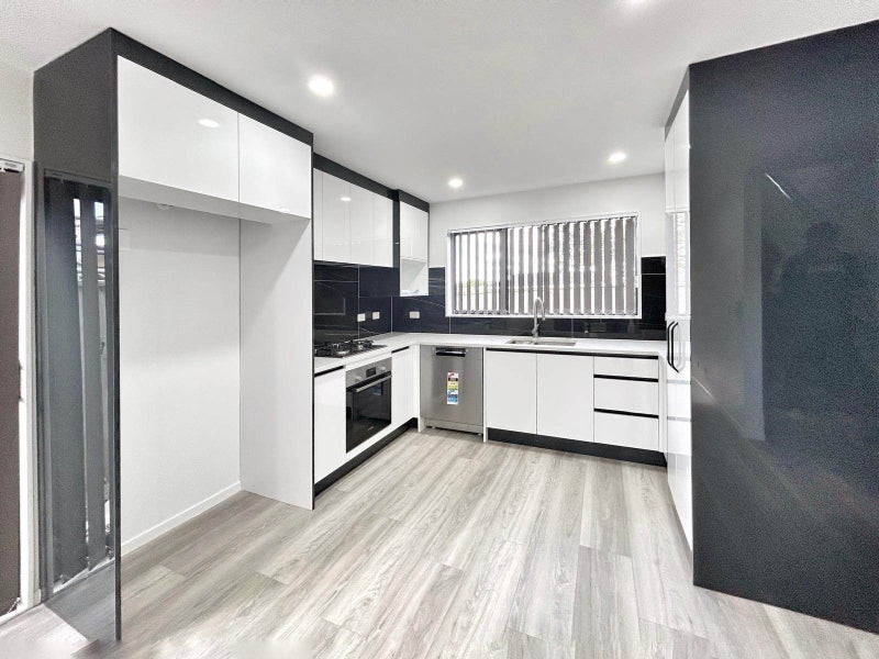 158 Pigeon Mountain Road, Half Moon Bay, Auckland - Carousel 1