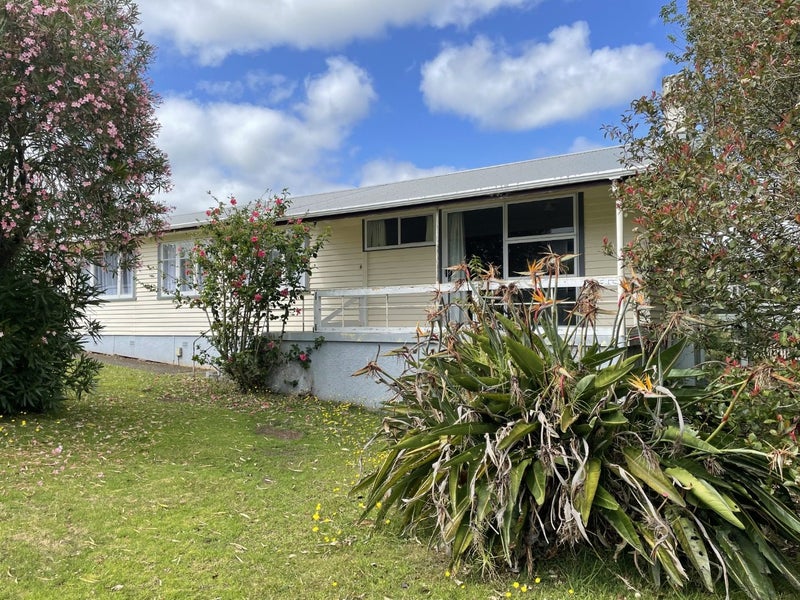 8 Butler Place, Te Kamo, Whangarei - Carousel 1