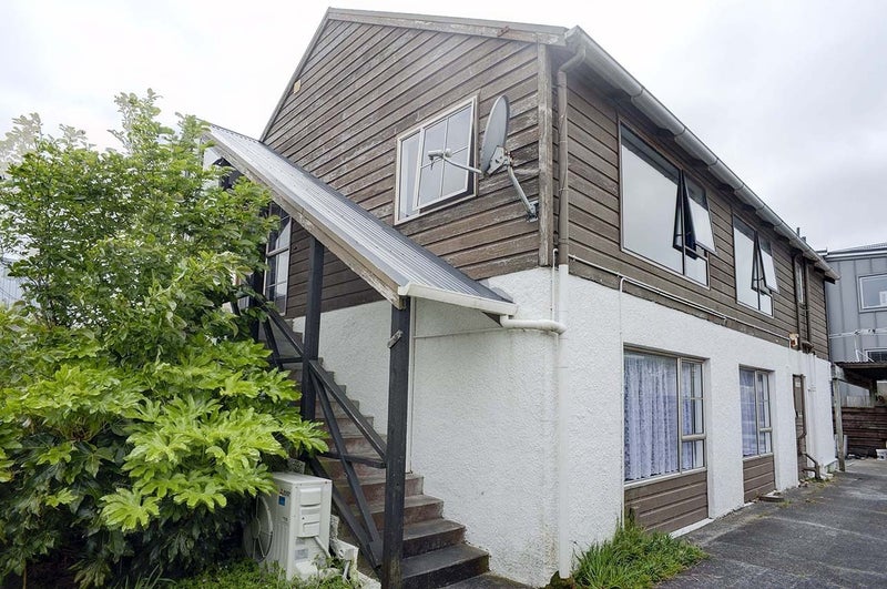 4F Earp Street, Johnsonville, Wellington - Carousel 1