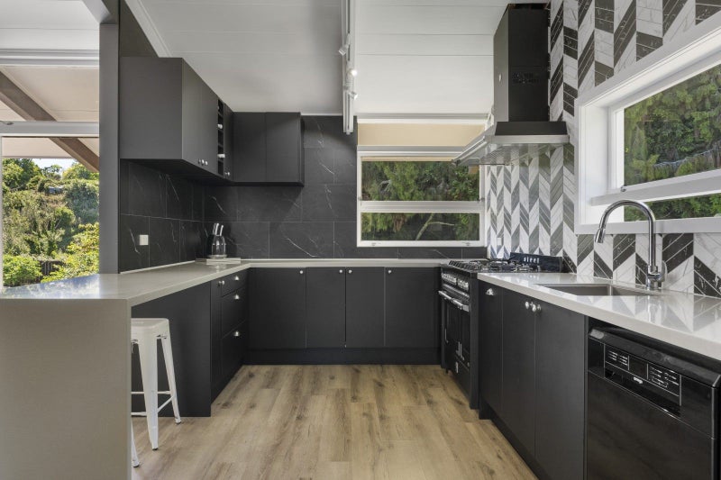 93 Golf Road, Taumarunui - Carousel 1