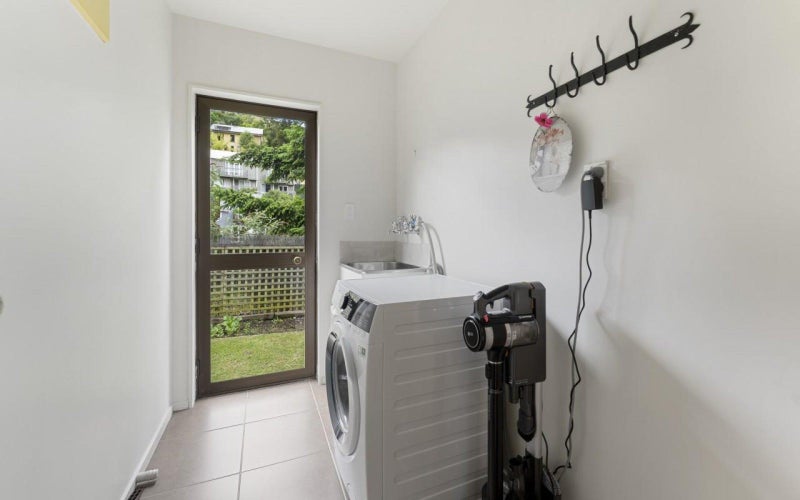 25C Williams Street, Sunshine Bay, Queenstown - Carousel 18