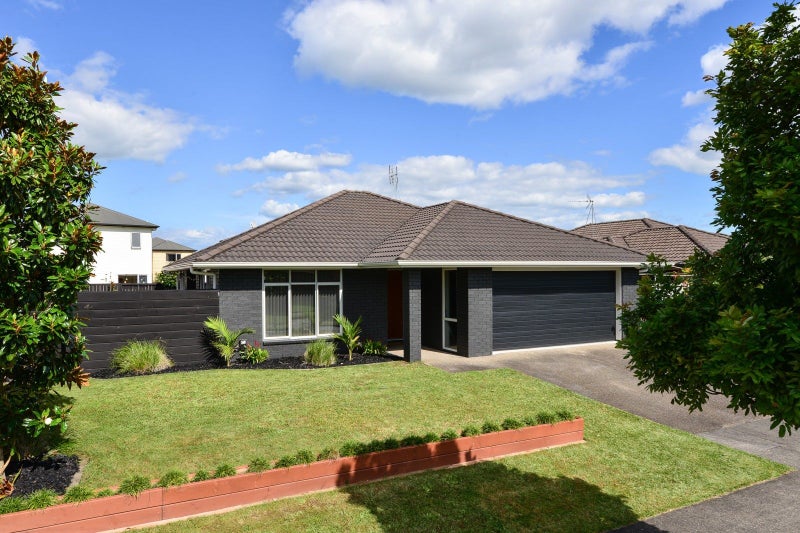 14 Parkside Drive, Huntington, Hamilton - Carousel 2