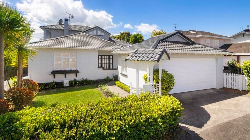 45 Taumata Road, Sandringham, Auckland - Carousel 1