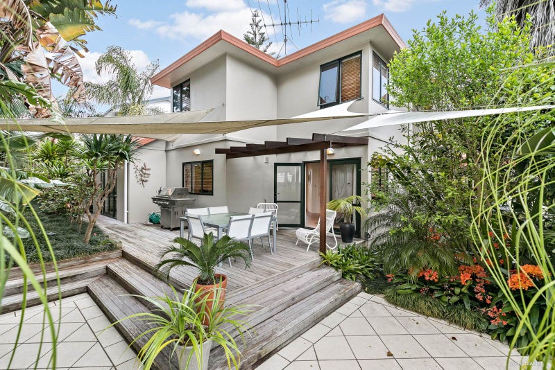 2/61 Selwyn Crescent, Forrest Hill, Auckland - Carousel 1