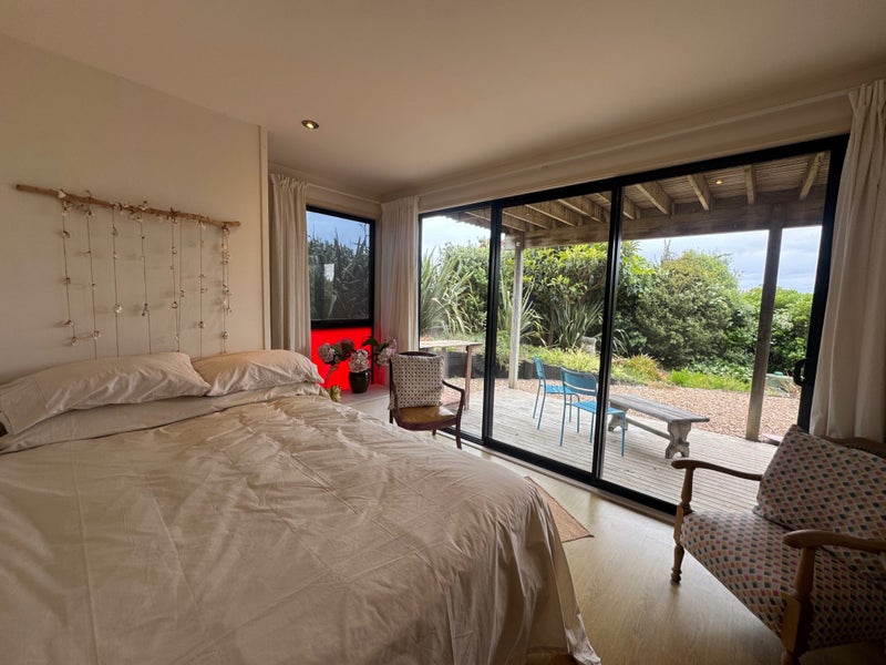 34 Victoria Road South, Onetangi, Waiheke Island - Carousel 2