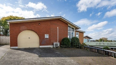 456 Kahikatea Drive, Dinsdale, Hamilton - Carousel 1