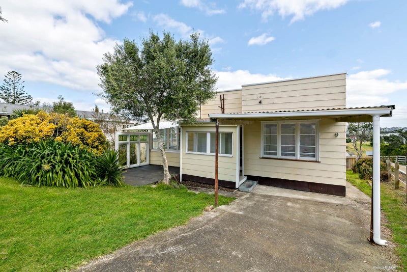 14 Moffat Road, Red Beach, Red Beach - Carousel 1