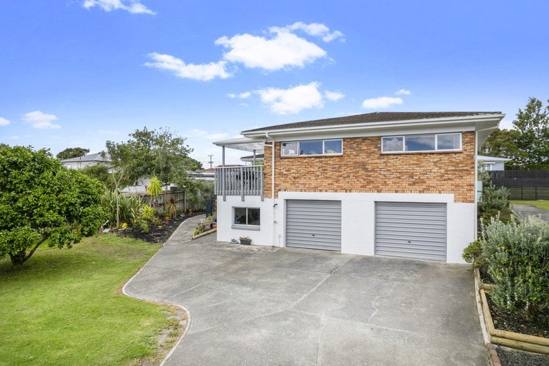 6 Taioma Crescent, Te Atatu Peninsula, Auckland - Carousel 2