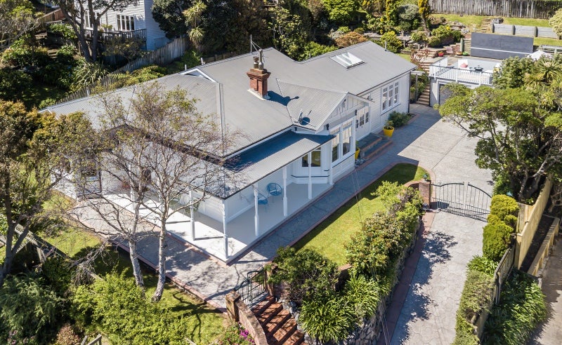 23A Clyde Street, Island Bay, Wellington - Carousel 1