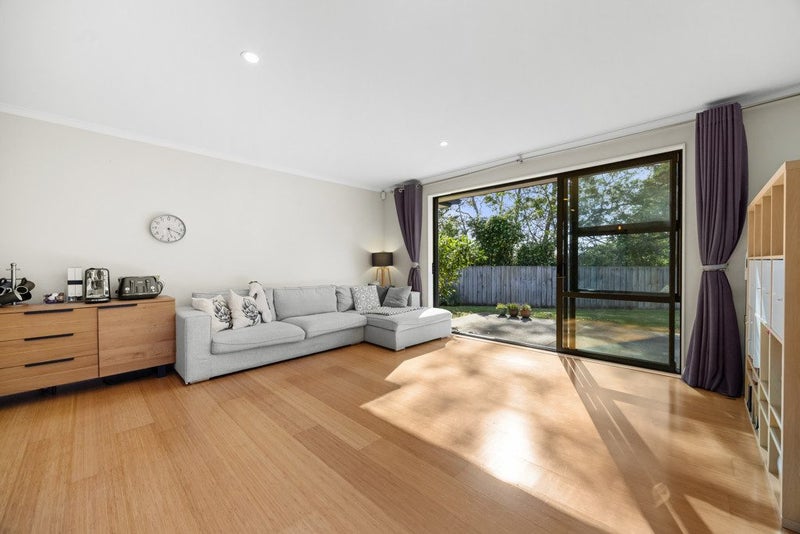 49 Cityview Place, Massey, Auckland - Carousel 2