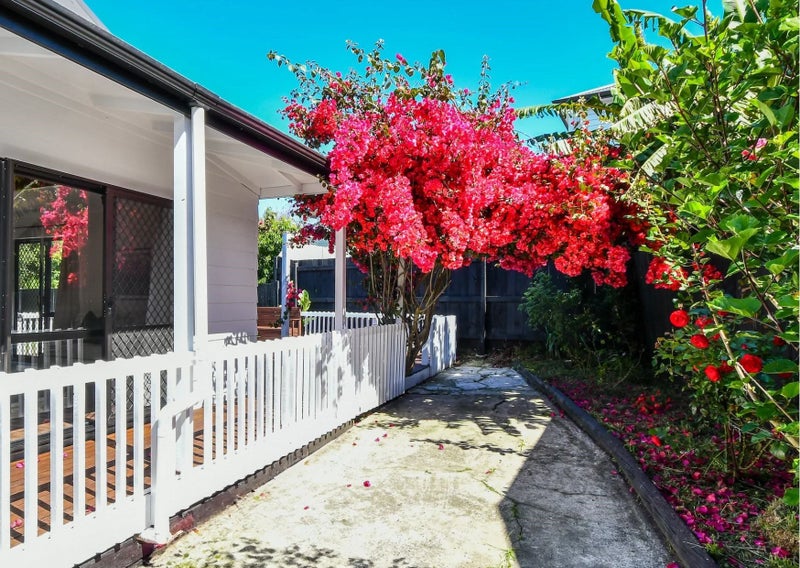 1/7 Banksia Place, Goodwood Heights, Auckland - Carousel 2